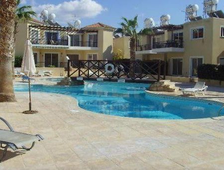 Sirena Sunrise Prestige Apartments Paphos Exterior foto