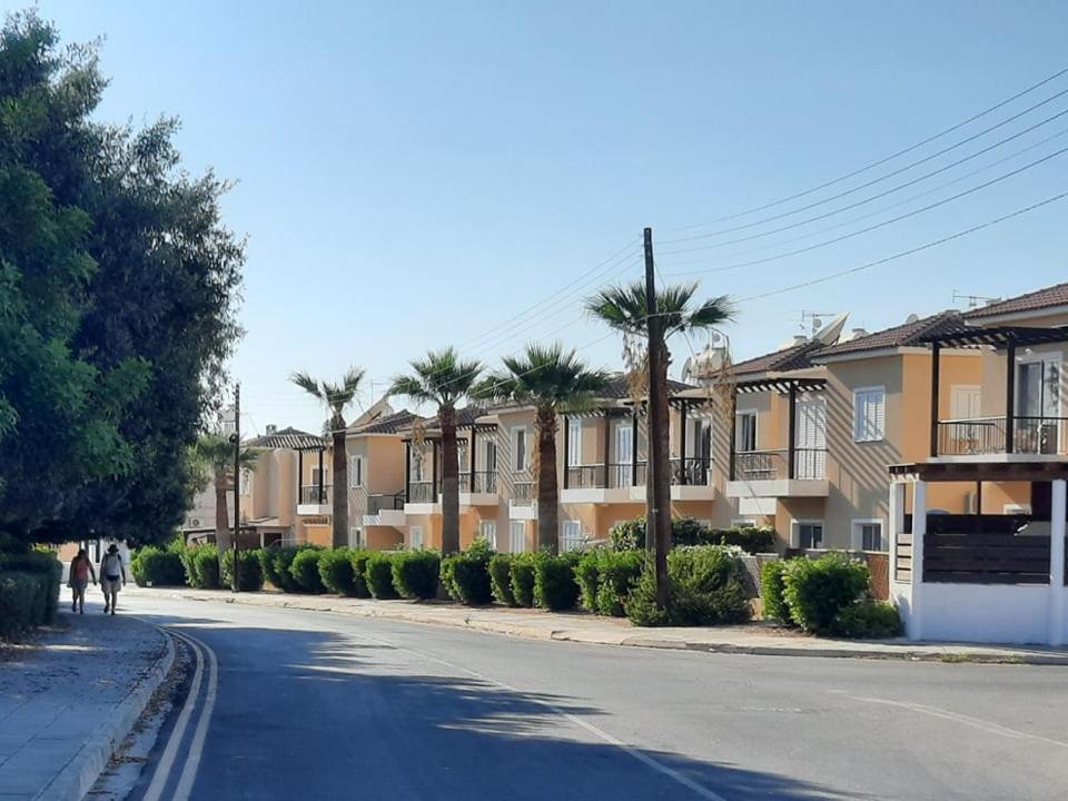 Sirena Sunrise Prestige Apartments Paphos Exterior foto