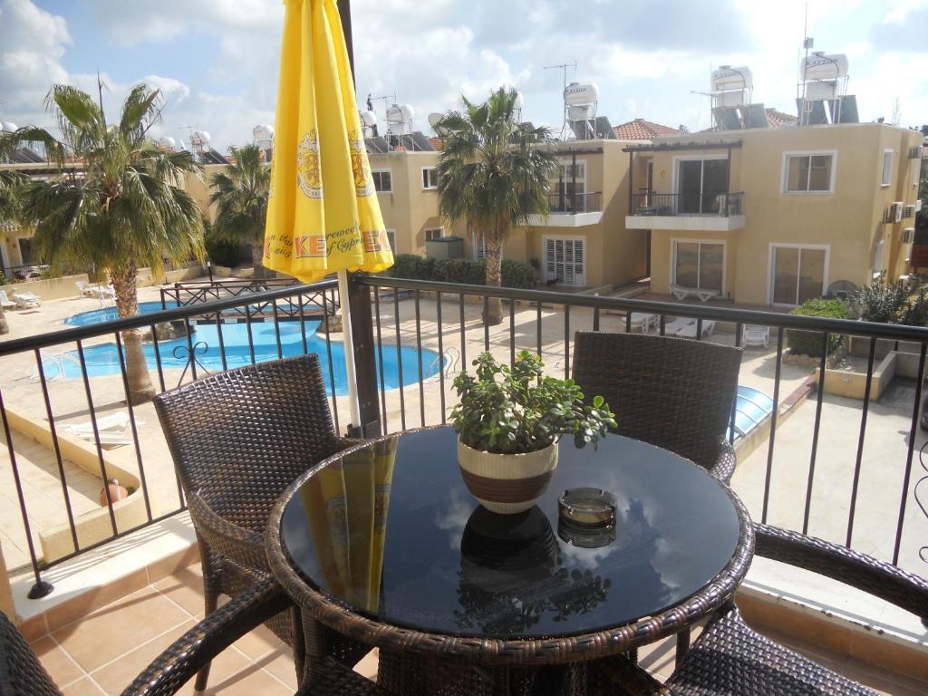Sirena Sunrise Prestige Apartments Paphos Exterior foto