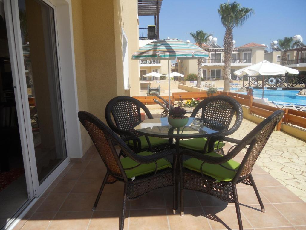Sirena Sunrise Prestige Apartments Paphos Exterior foto