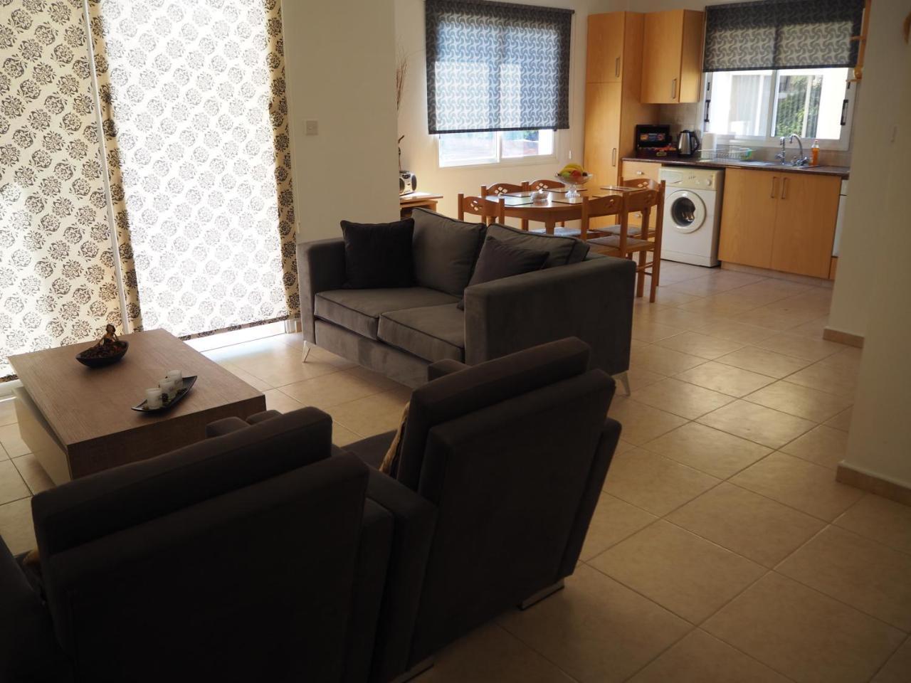 Sirena Sunrise Prestige Apartments Paphos Exterior foto